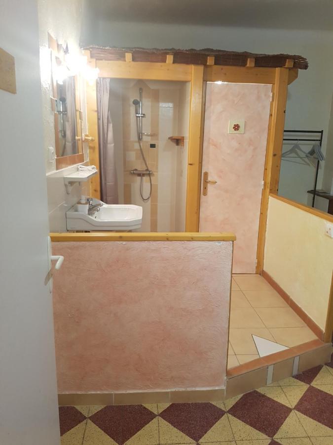Bed and Breakfast Les Belles Nuits Le Bousquet-d'Orb Exterior foto